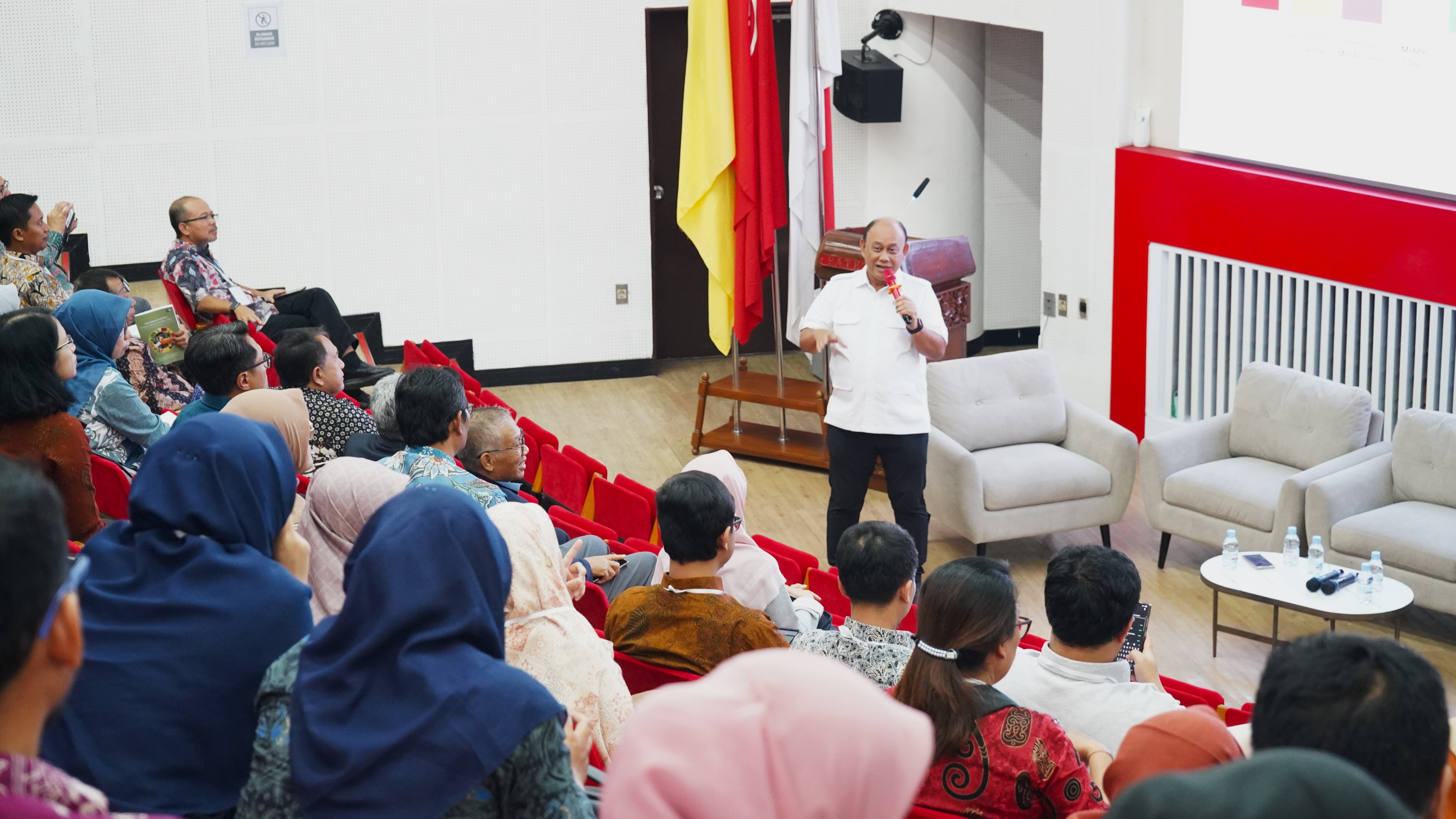 picture-Kabadan BGN Samosir Hadiri Seminar Nasional dan Pertemuan Forum Komunikasi Perguran Tinggi Teknologi Pertanian Indonesia Kebijakan Nasional dan Tantangan 